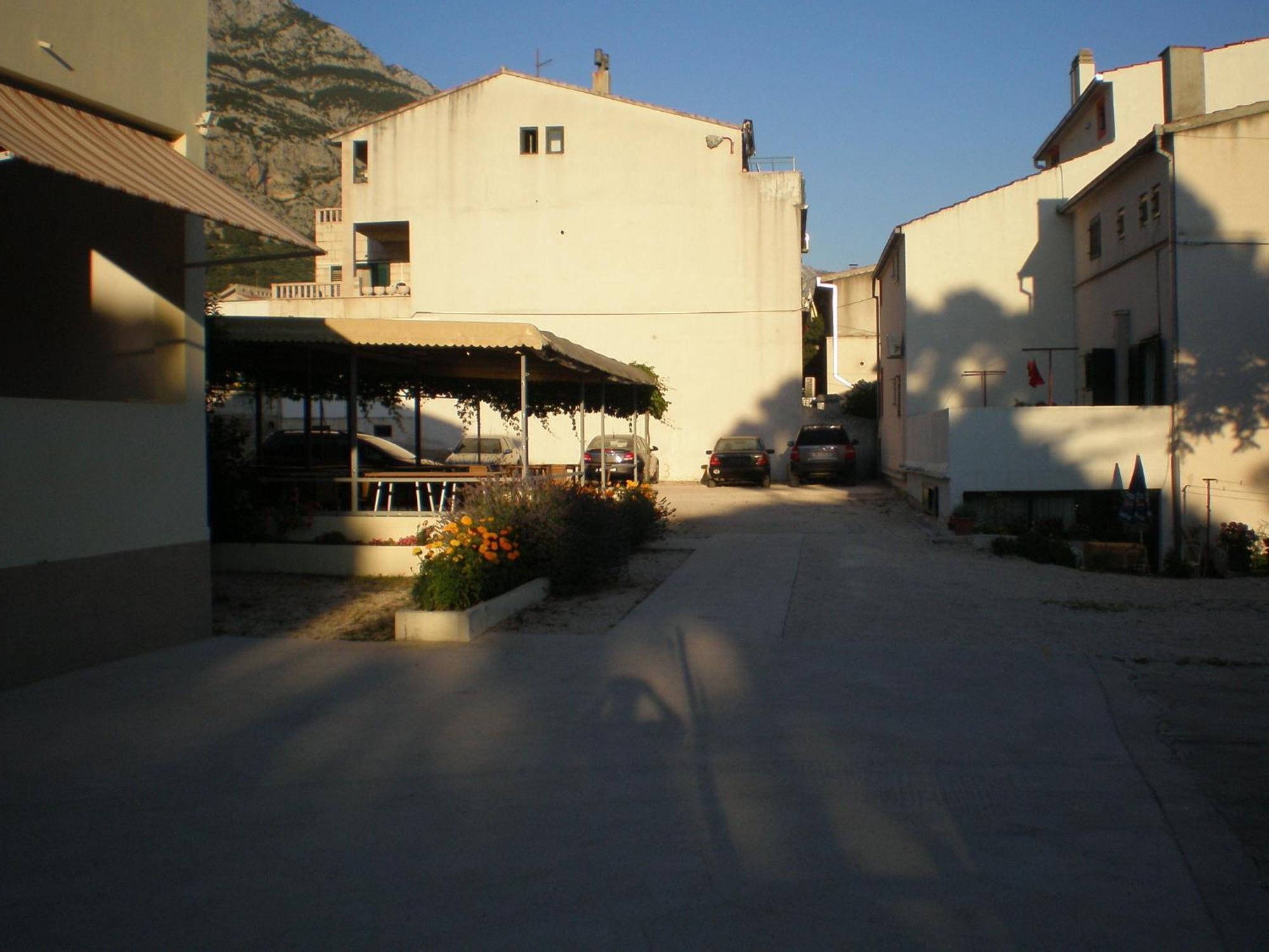 Studio Apartments Marija With Private Parking Makarska Exterior foto