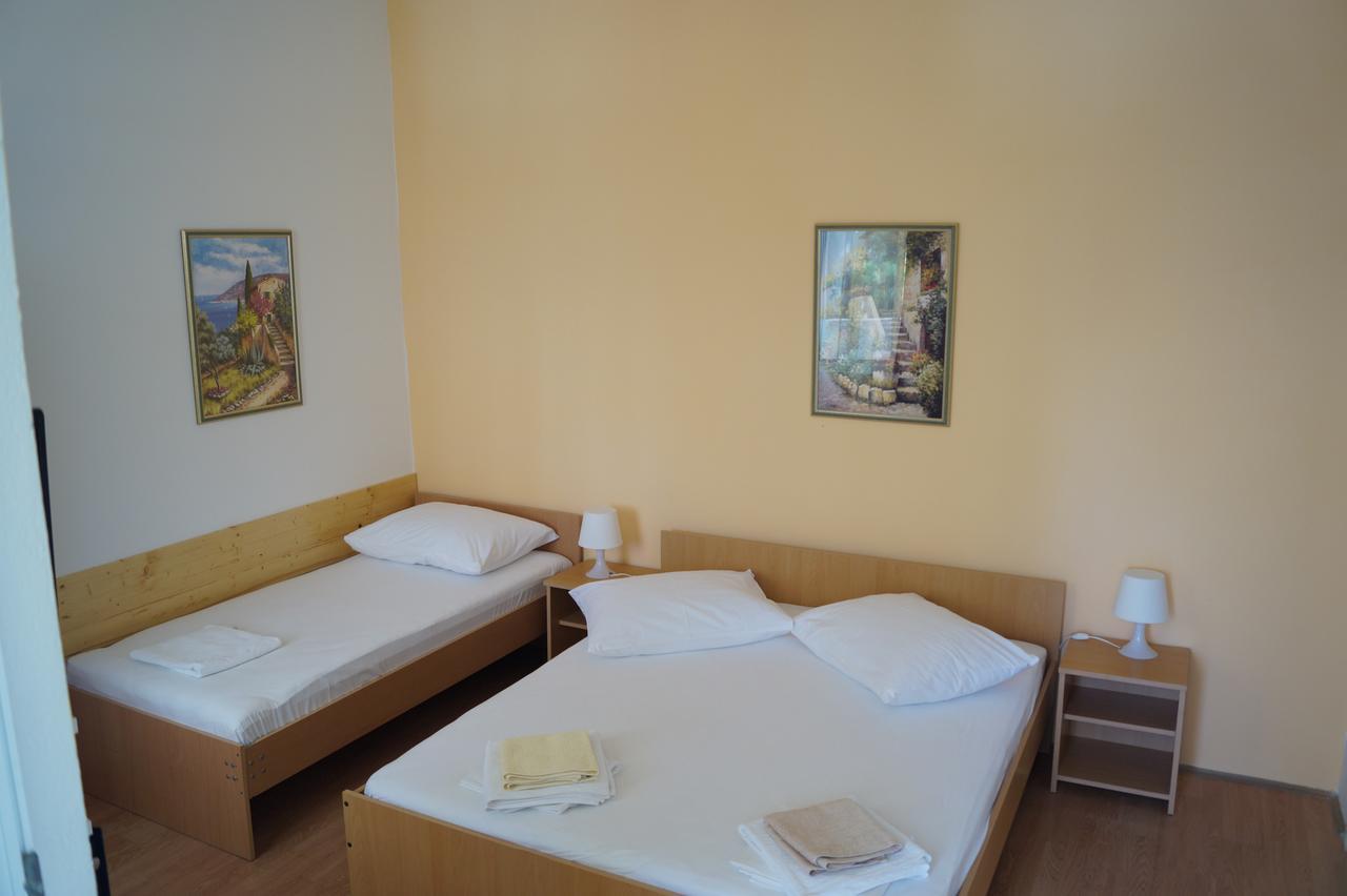 Studio Apartments Marija With Private Parking Makarska Exterior foto
