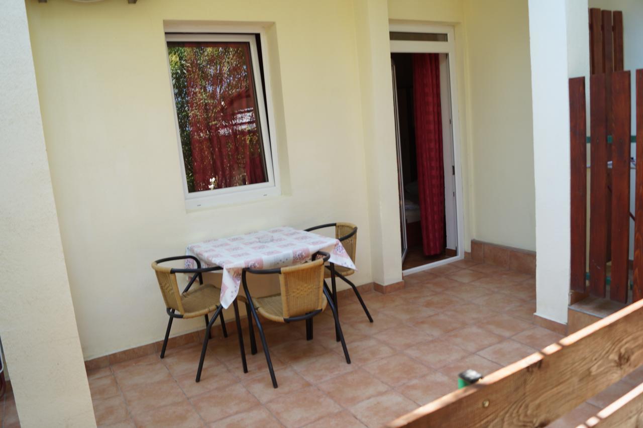 Studio Apartments Marija With Private Parking Makarska Exterior foto